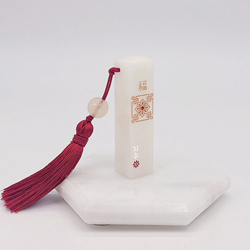NEW - White Stone – Square Flower (with Basic Tassel)